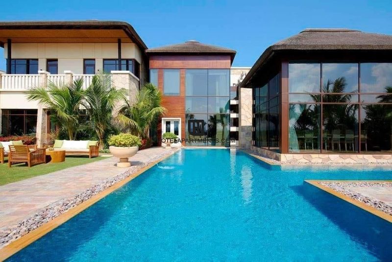 Luxurious Villas With Private Pool And Sea Views